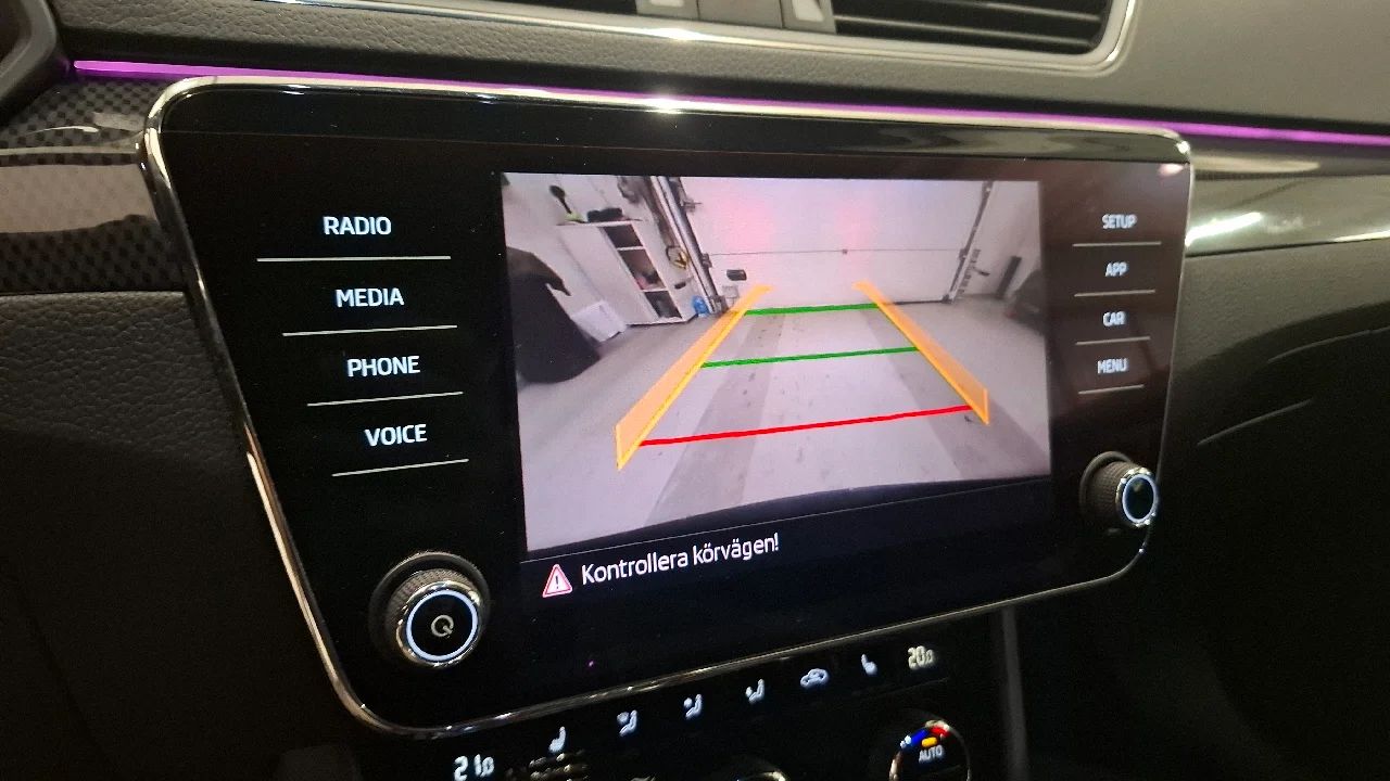 Škoda Superb 2.0 TDI 4x4 Business Sportline Drag Värmare Kamera CANTON – bild 11 av 12