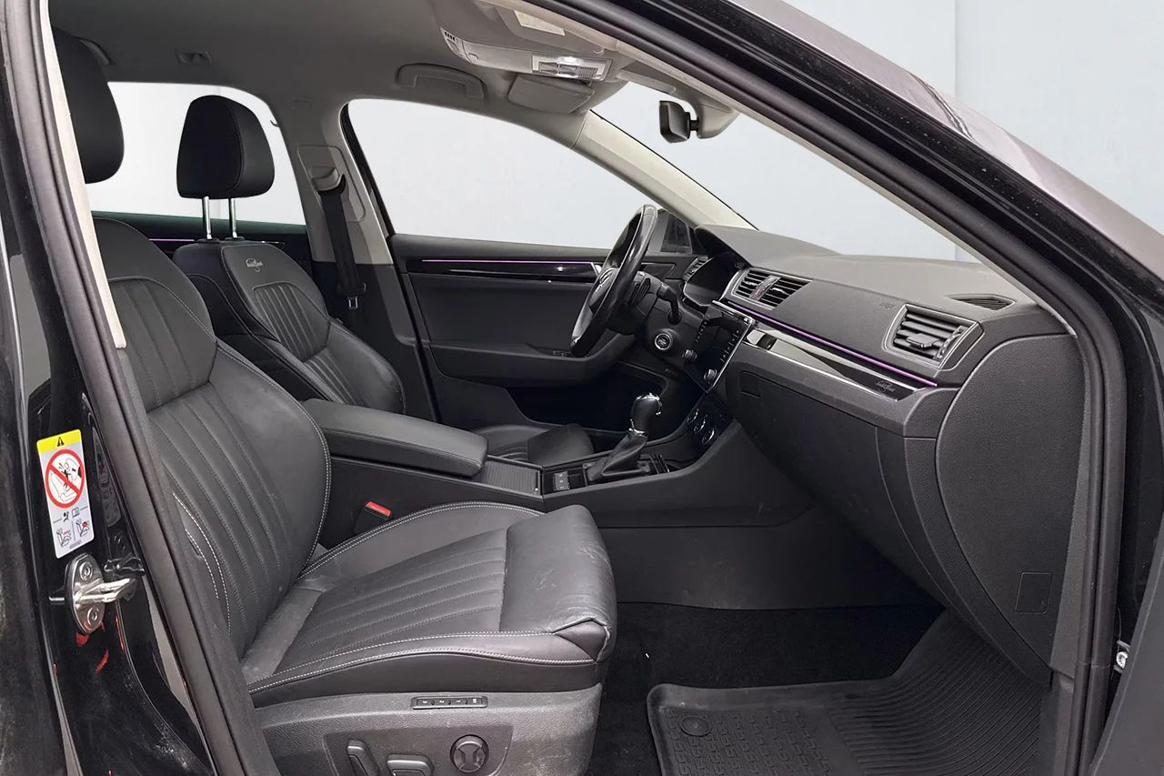 Škoda Superb iV Combi L&K Drag Värmare Skinn Canton MOMS 218hk – bild 7 av 14