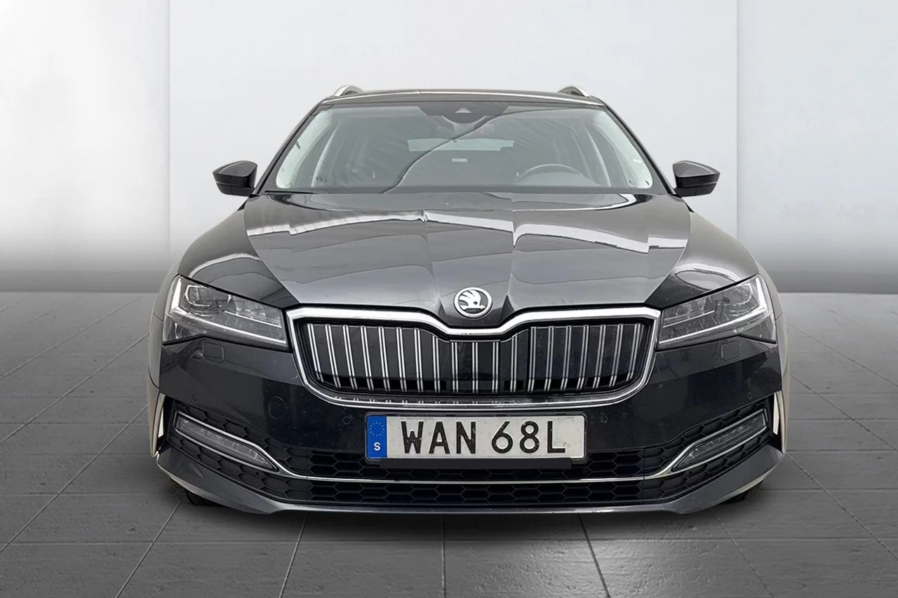 Škoda Superb iV Combi L&K Drag Värmare Skinn Canton MOMS 218hk – bild 3 av 14