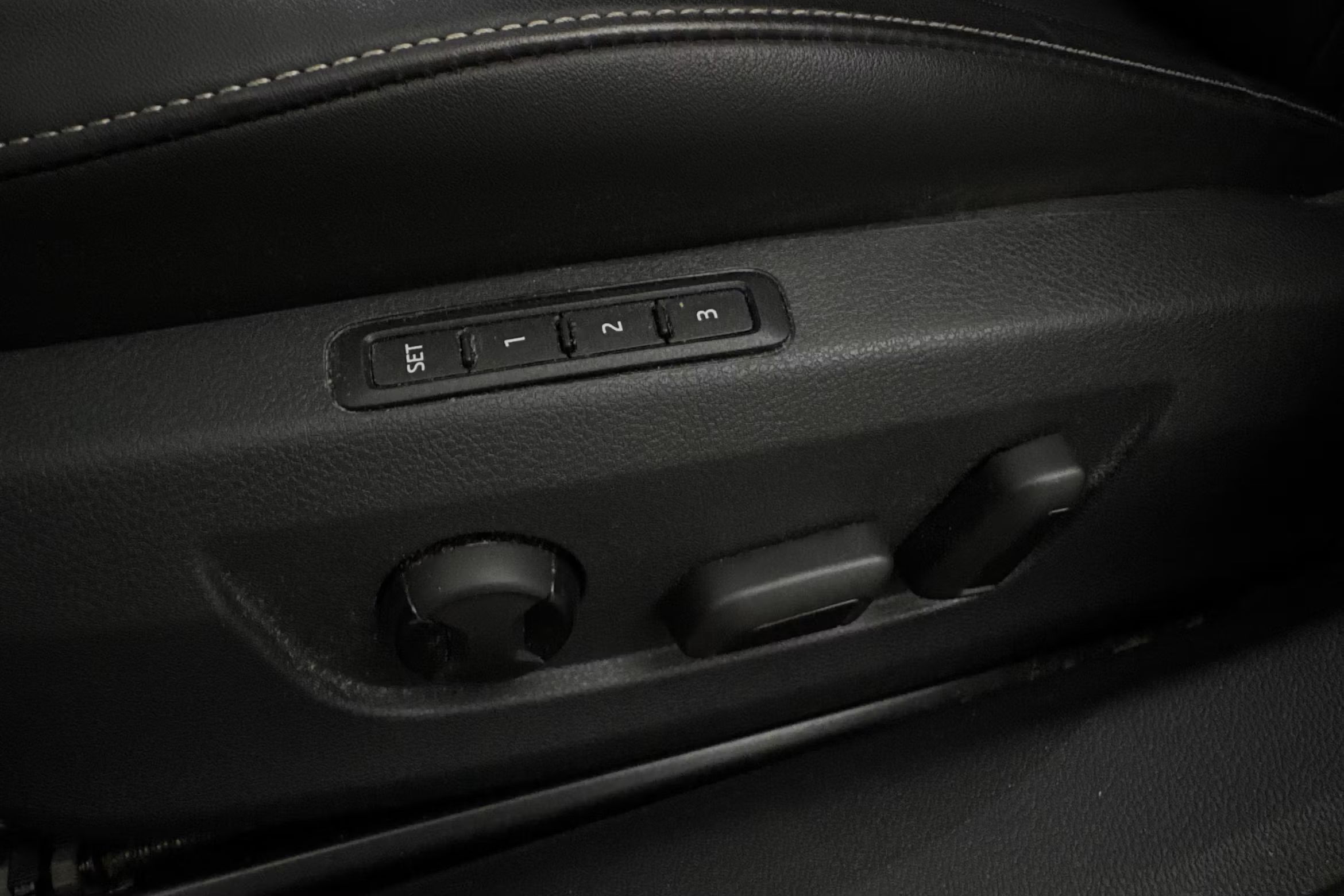 Škoda Superb iV Combi L&K Drag Värmare Skinn Canton MOMS 218hk – bild 8 av 14