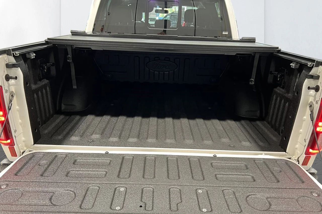 Ford F-150 SuperCrew 5.0 V8 Lariat Drag Pano 360° Läder MOMS 401hk – bild 7 av 19