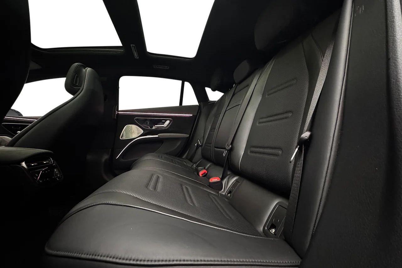 Mercedes-Benz AMG EQS 53 4MATIC+ Nappa Pano HUD Luftfjädring Massage 360° Passagerarskärm 658hk – bild 16 av 62