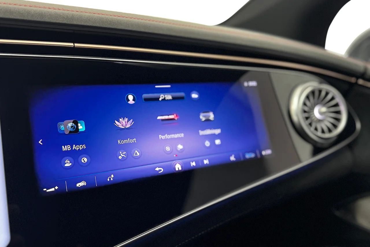 Mercedes-Benz AMG EQS 53 4MATIC+ Nappa Pano HUD Luftfjädring Massage 360° Passagerarskärm 658hk – bild 48 av 62