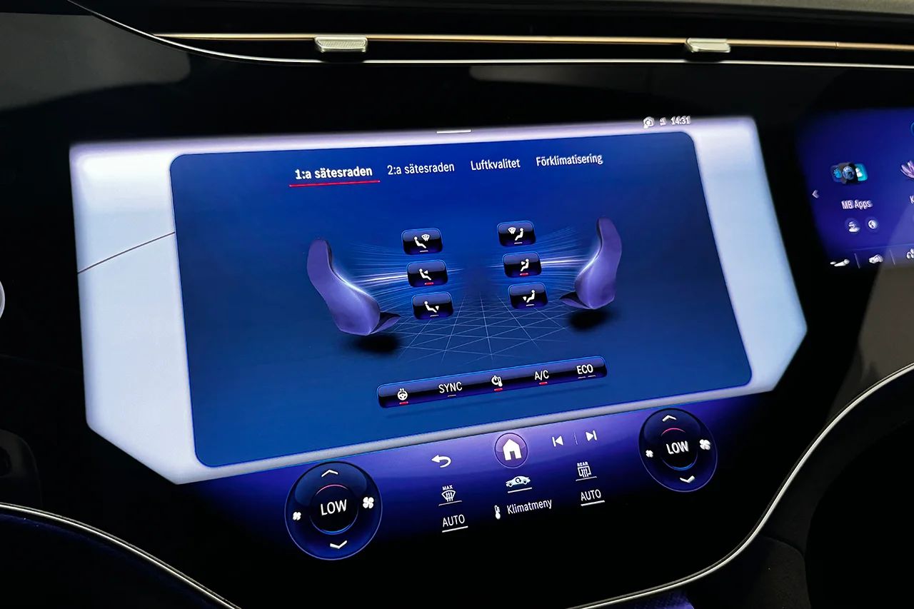 Mercedes-Benz AMG EQS 53 4MATIC+ Nappa Pano HUD Luftfjädring Massage 360° Passagerarskärm 658hk – bild 45 av 62