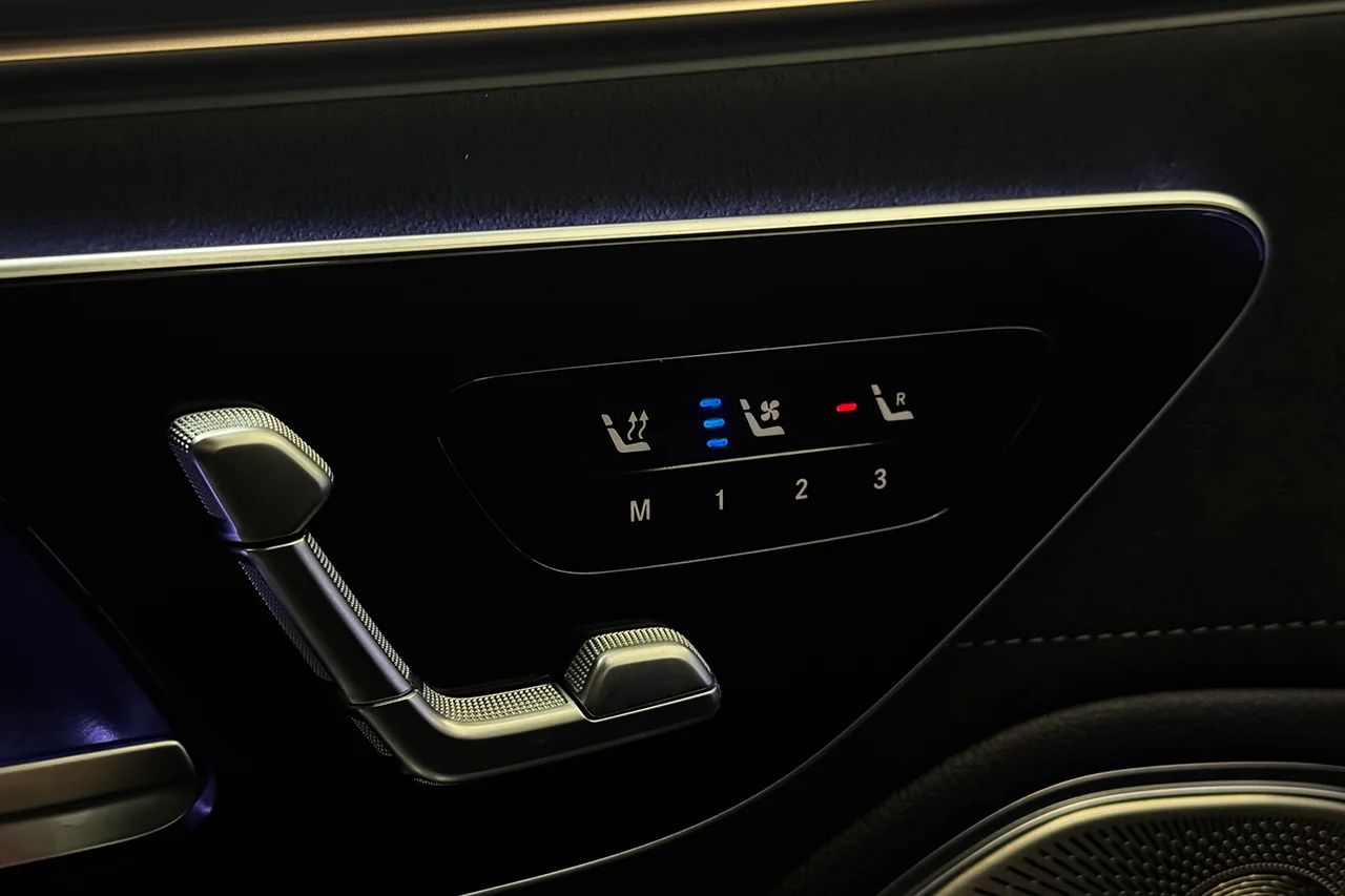 Mercedes-Benz AMG EQS 53 4MATIC+ Nappa Pano HUD Luftfjädring Massage 360° Passagerarskärm 658hk – bild 52 av 62
