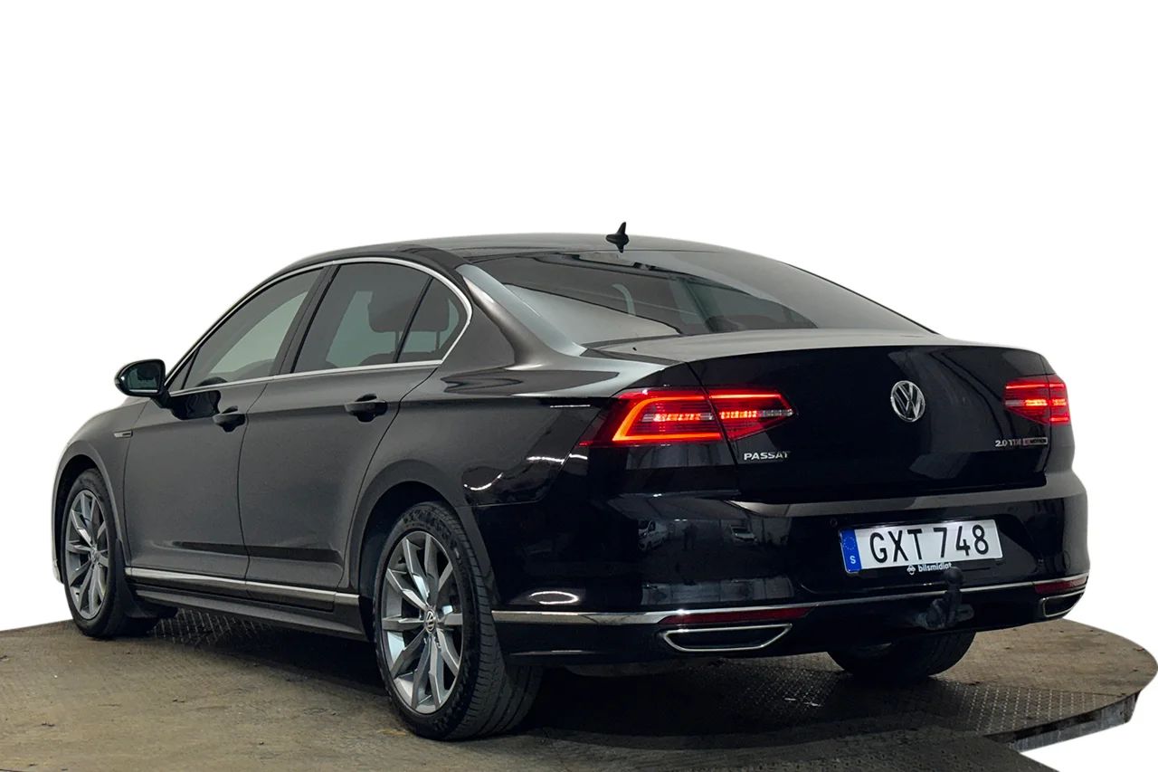 Volkswagen Passat 2.0 TDI Sedan 4Motion GT R-Line Executive Drag Läder Värmare 190hk – bild 8 av 37