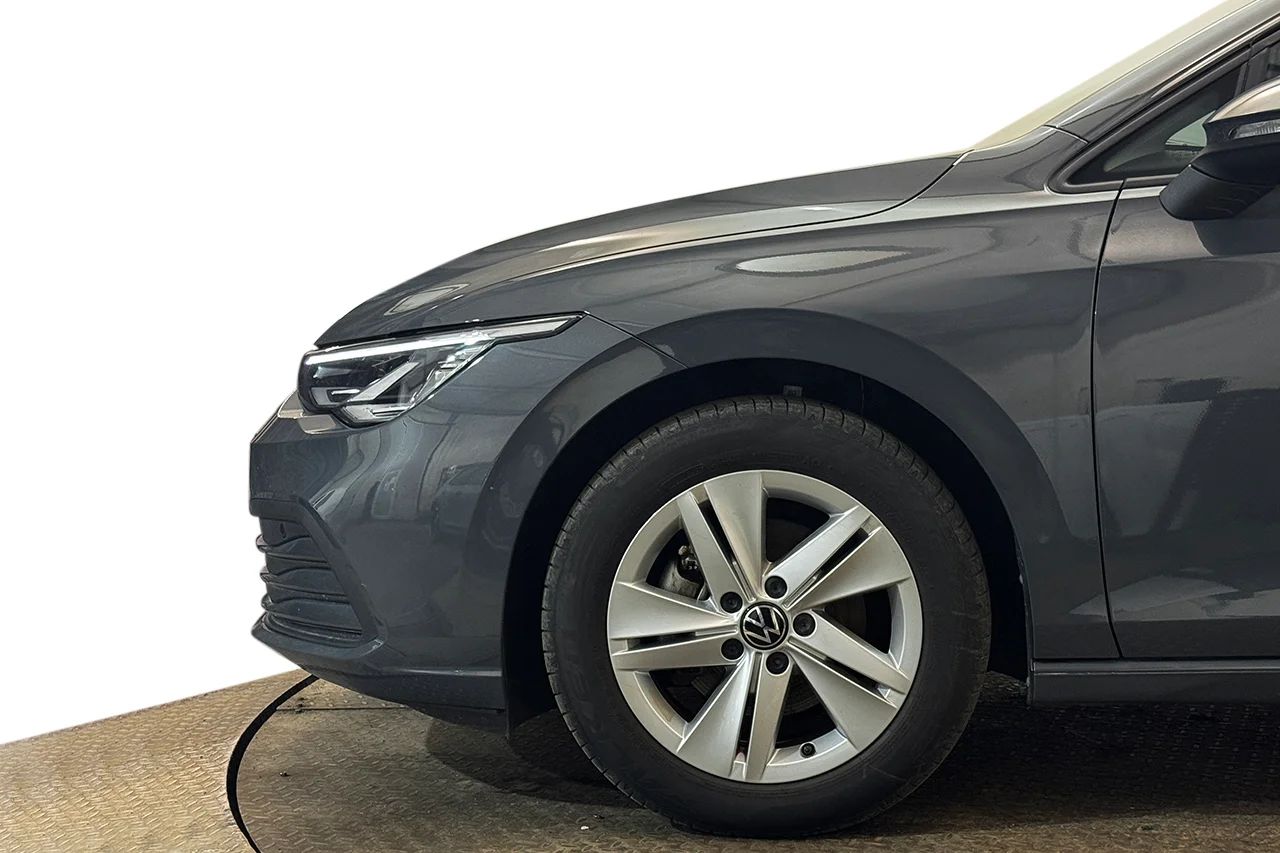 Volkswagen Golf Sportscombi 1.5 eTSI Automat Massage Nav Kamera Cockpit Keyless MOMS – bild 10 av 34