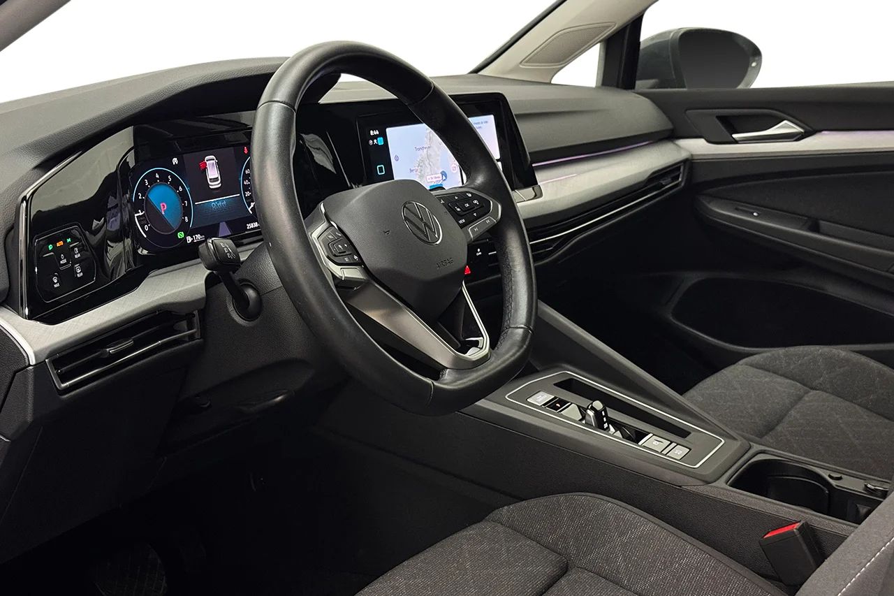 Volkswagen Golf Sportscombi 1.5 eTSI Automat Massage Nav Kamera Cockpit Keyless MOMS – bild 12 av 34
