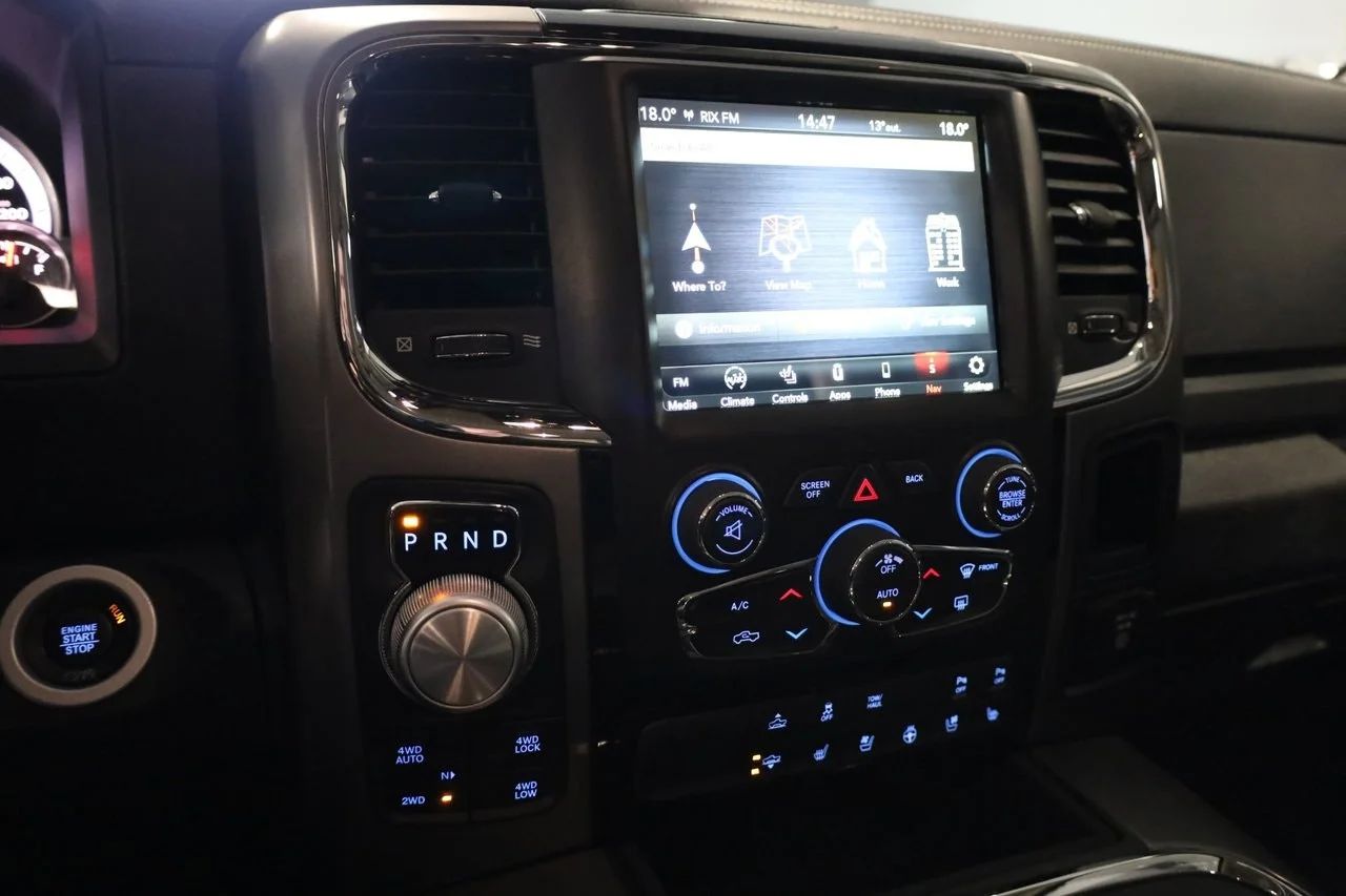 Dodge RAM 1500 Sport 5.7 V8 HEMI 4x4 Drag Pano Kåpa Skinn 395hk – bild 10 av 12