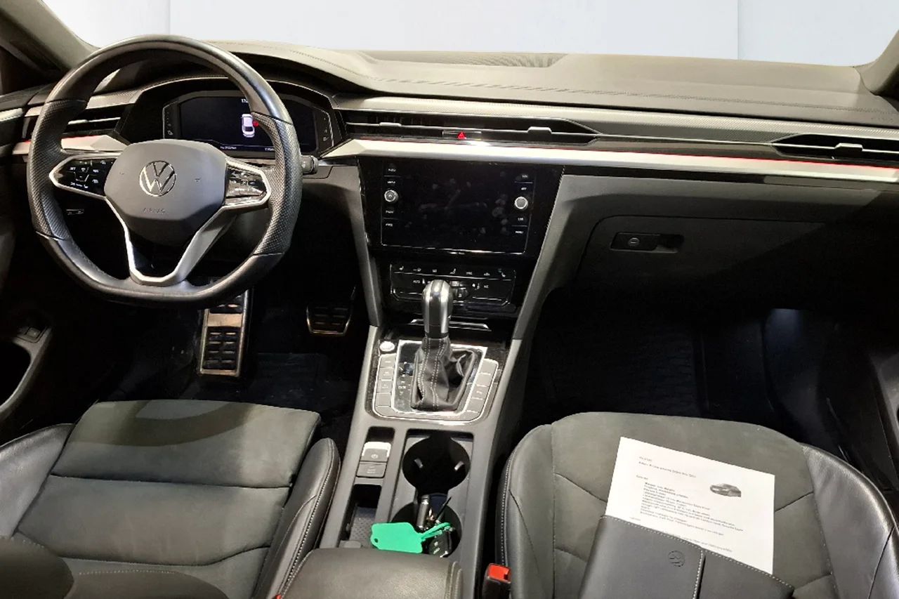 Volkswagen Arteon eHybrid R-Line Drag Värmare DCC Massage MOMS 218hk – bild 9 av 11