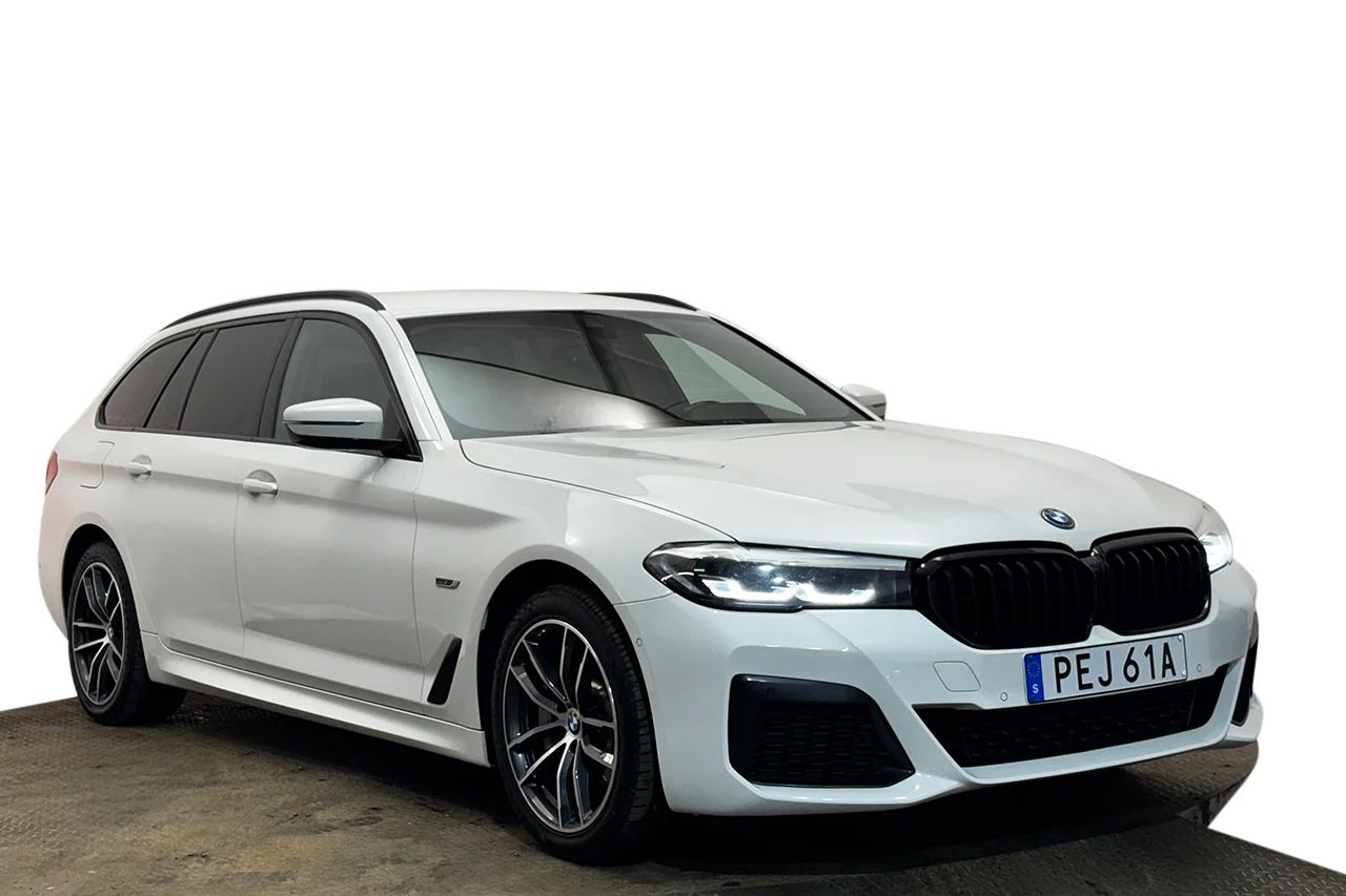 BMW 530e Touring M Sport Drag Cockpit Nav Kamera Läder MOMS 292hk – bild 3 av 42