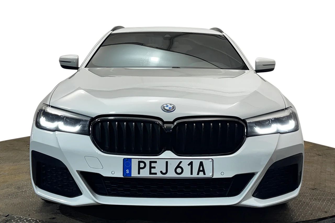 BMW 530e Touring M Sport Drag Cockpit Nav Kamera Läder MOMS 292hk – bild 2 av 42