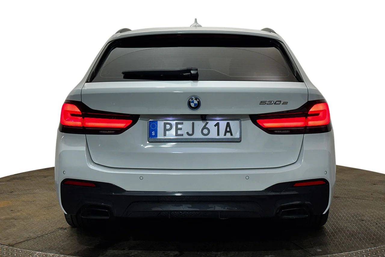 BMW 530e Touring M Sport Drag Cockpit Nav Kamera Läder MOMS 292hk – bild 6 av 42