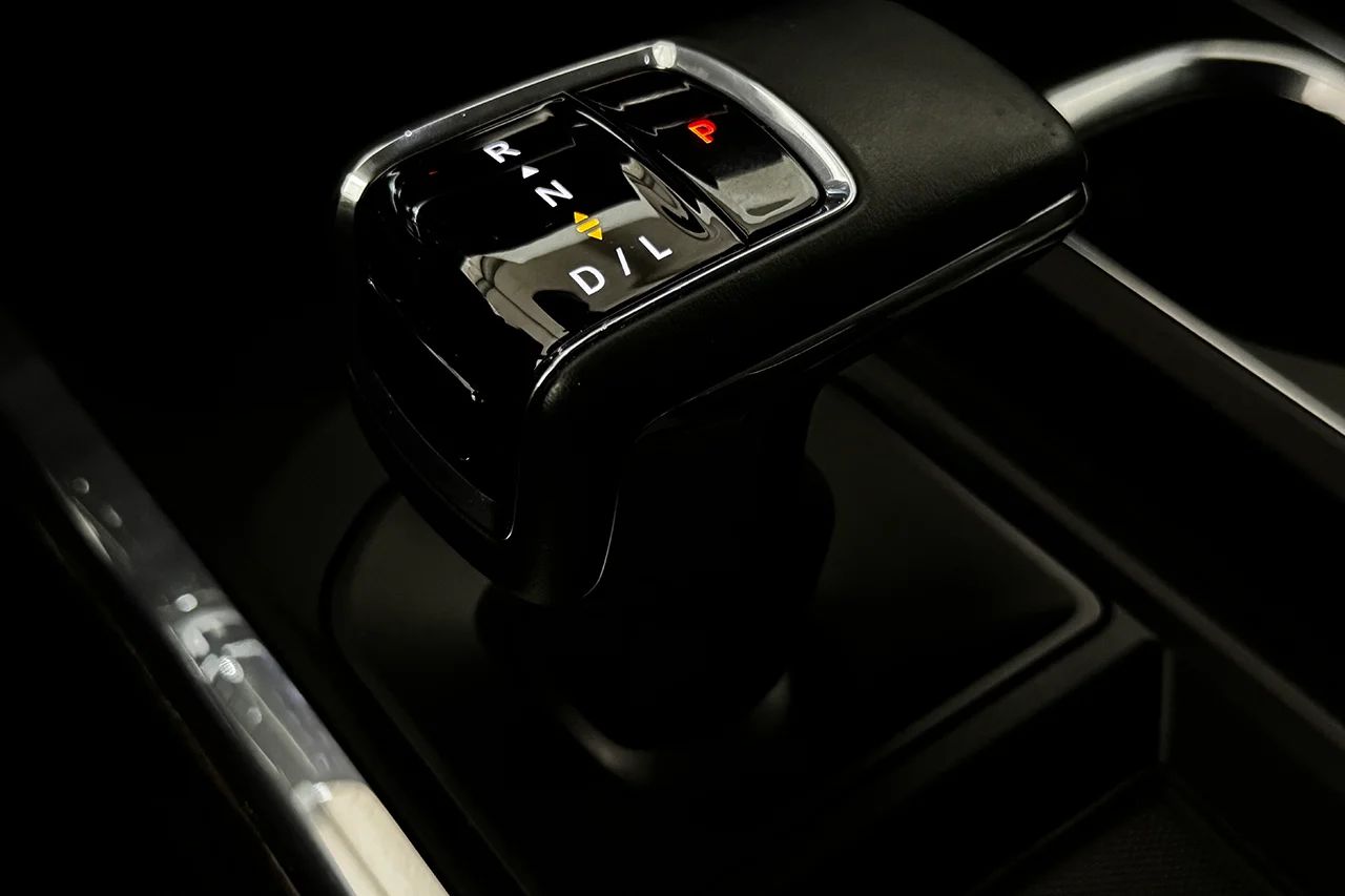 Chevrolet Silverado 1500 Crew 5.3 V8 Drag 360° Cockpit BOSE Läder LED MOMS 360hk – bild 25 av 28