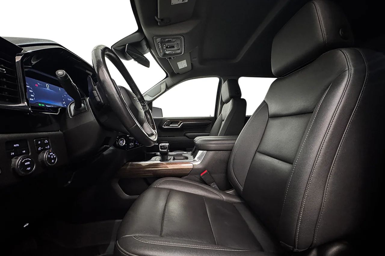 Chevrolet Silverado 1500 Crew 5.3 V8 Drag 360° Cockpit BOSE Läder LED MOMS 360hk – bild 8 av 28