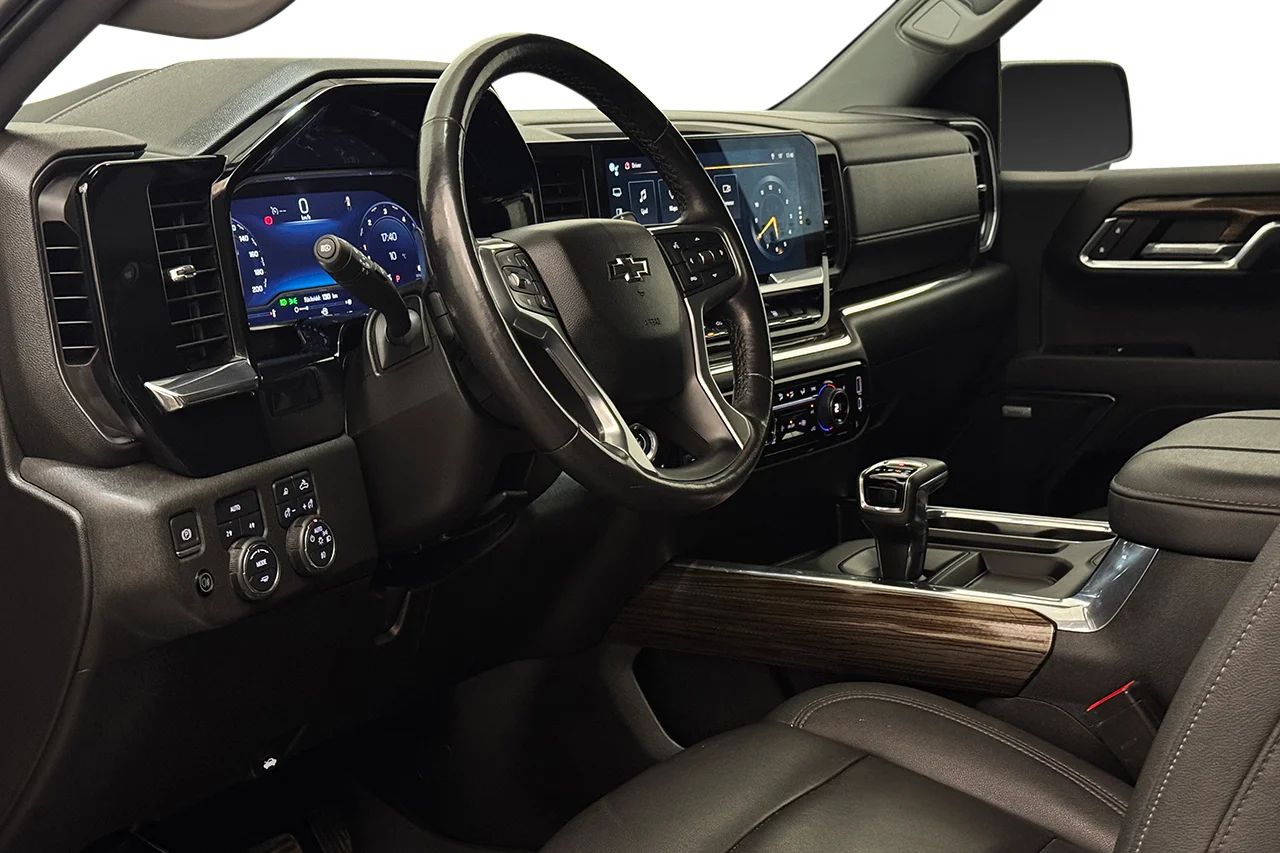 Chevrolet Silverado 1500 Crew 5.3 V8 Drag 360° Cockpit BOSE Läder LED MOMS 360hk – bild 9 av 28