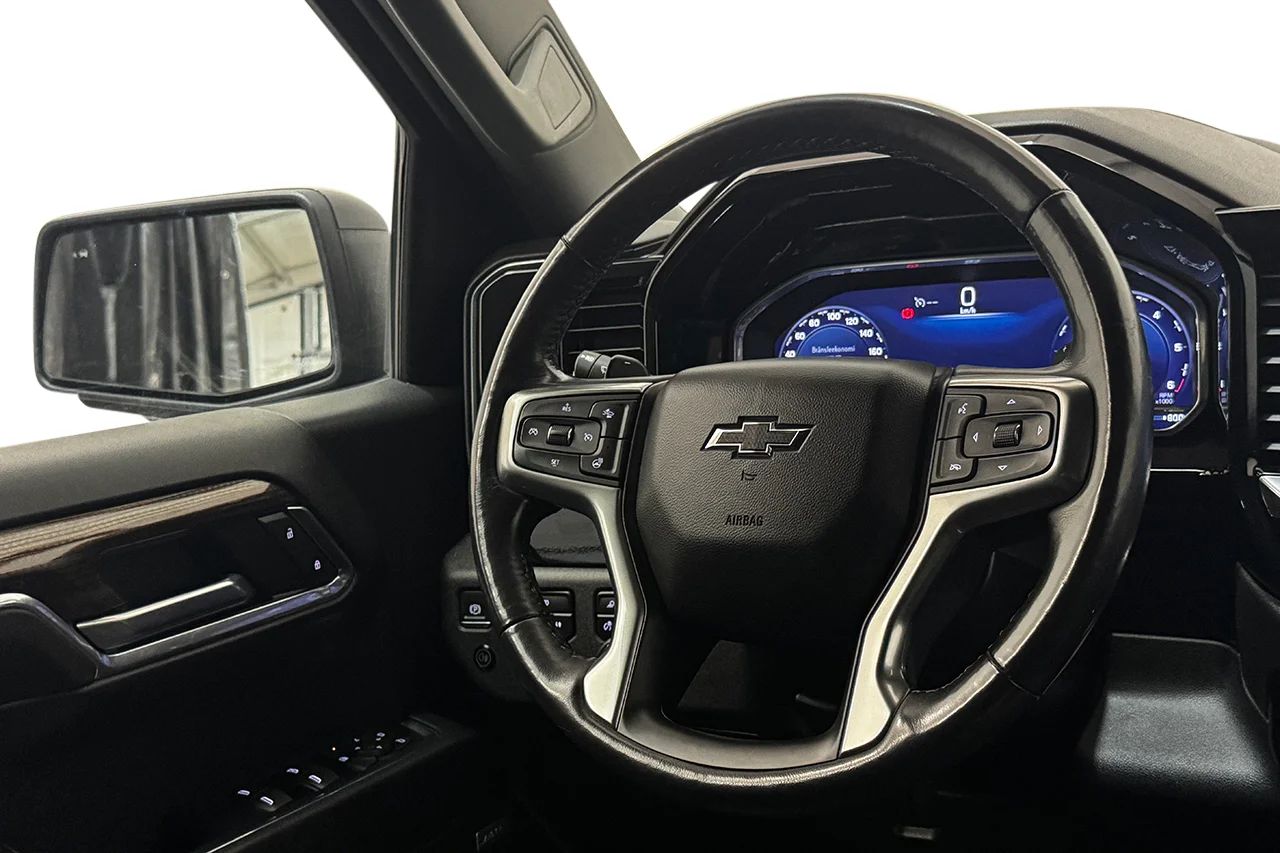 Chevrolet Silverado 1500 Crew 5.3 V8 Drag 360° Cockpit BOSE Läder LED MOMS 360hk – bild 14 av 28
