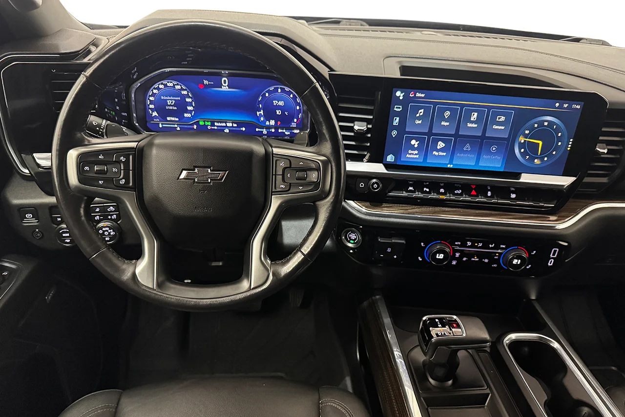 Chevrolet Silverado 1500 Crew 5.3 V8 Drag 360° Cockpit BOSE Läder LED MOMS 360hk – bild 15 av 28