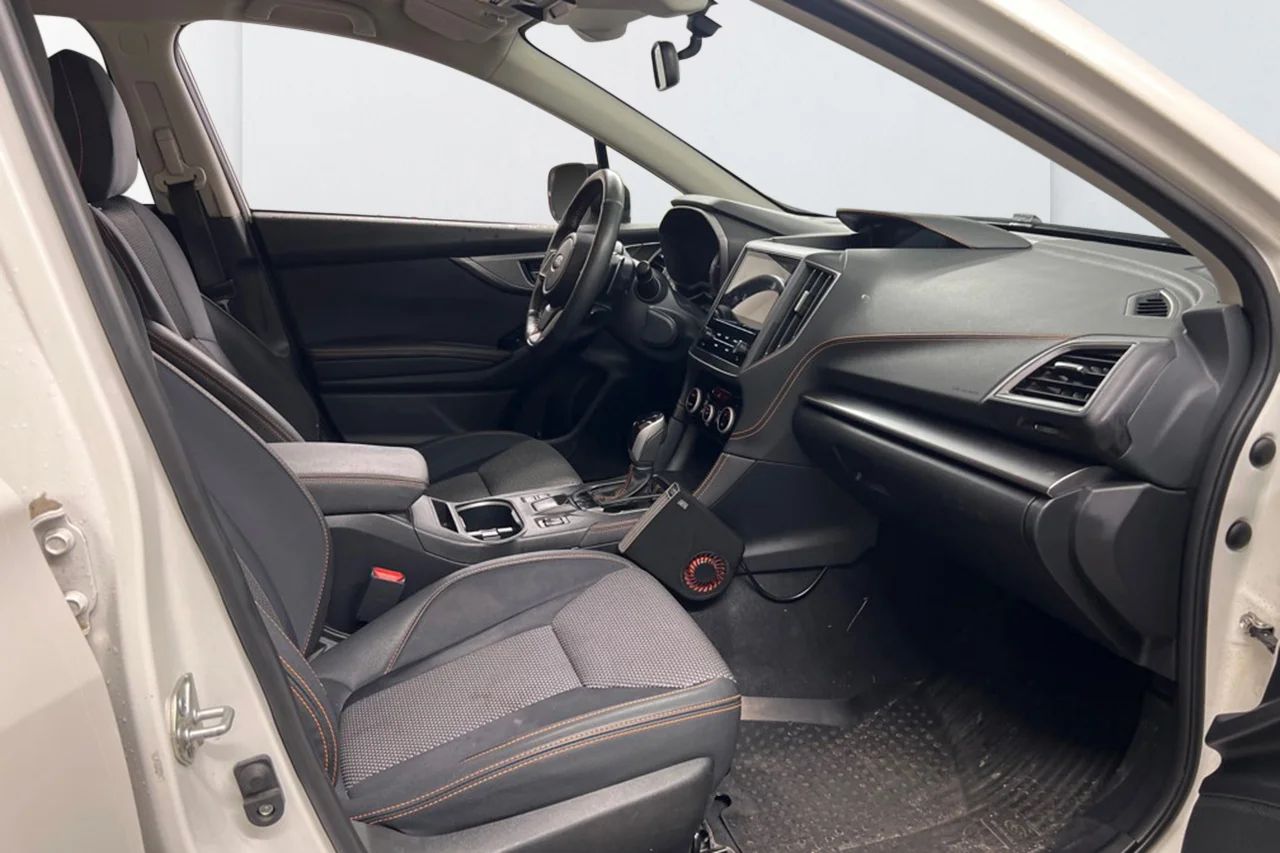 Subaru XV e-Boxer AWD XFuel Kamera Värmare CarPlay MOMS – bild 6 av 10