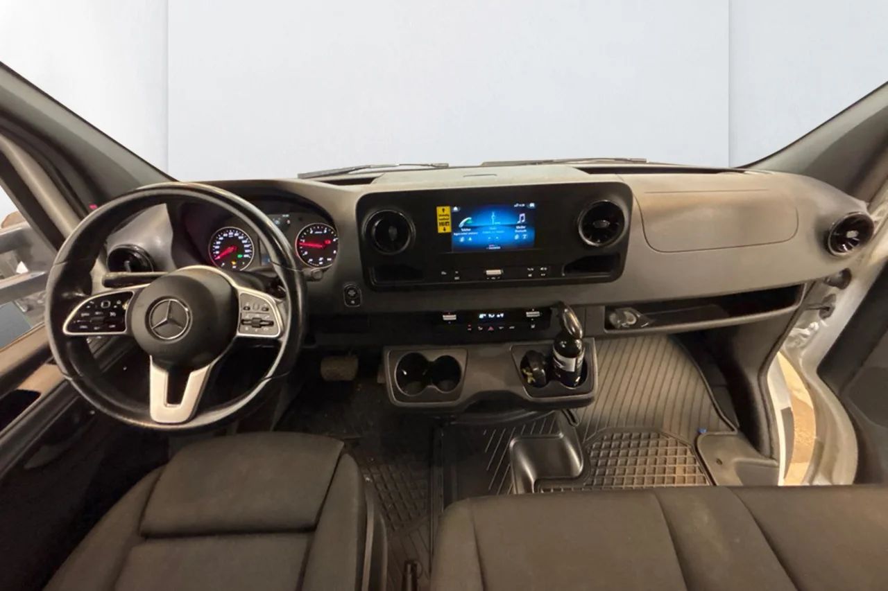 Mercedes-Benz Sprinter 317 CDI Volymskåp BG-Lyft 3-sits Kamera MOMS – bild 10 av 11