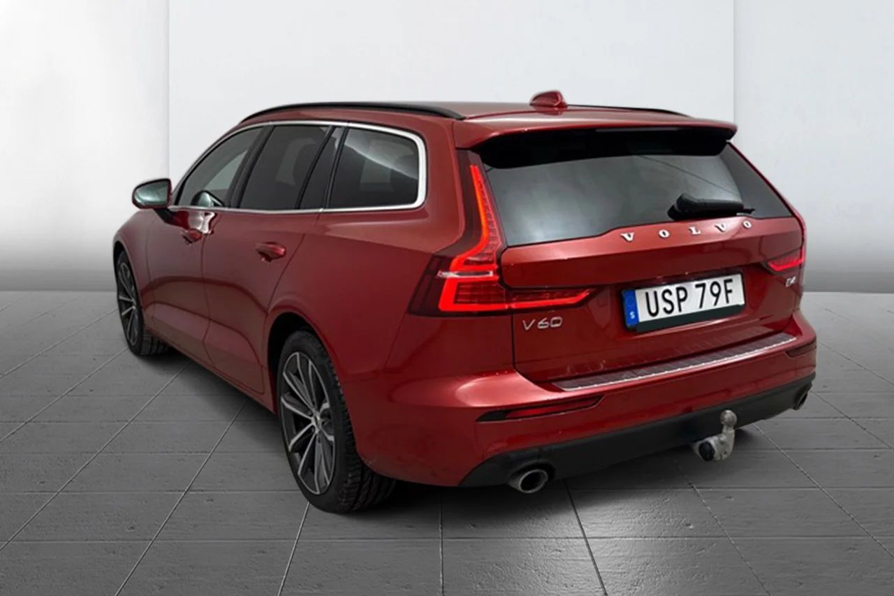 Volvo V60 B4 Momentum Advanced Drag Värmare Navi Kamera MOMS – bild 4 av 11