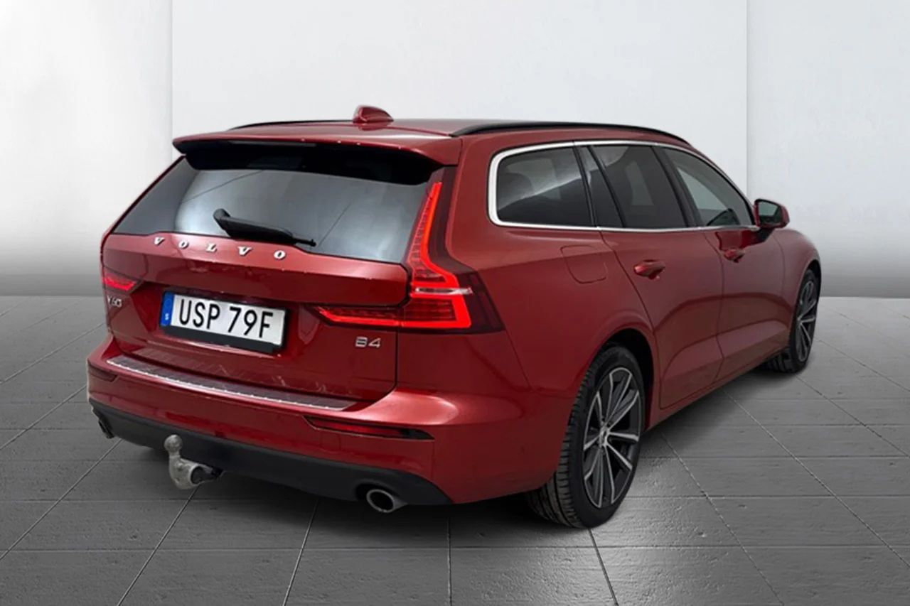 Volvo V60 B4 Momentum Advanced Drag Värmare Navi Kamera MOMS – bild 3 av 11