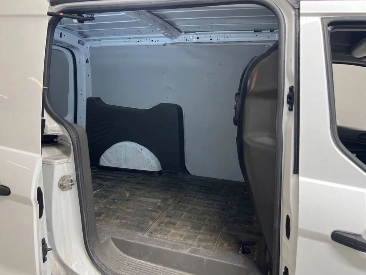 Ford Transit Connect 230 L2 Aut Drag 3-sits Kamera P-Sens MOMS 100hk – bild 7 av 8