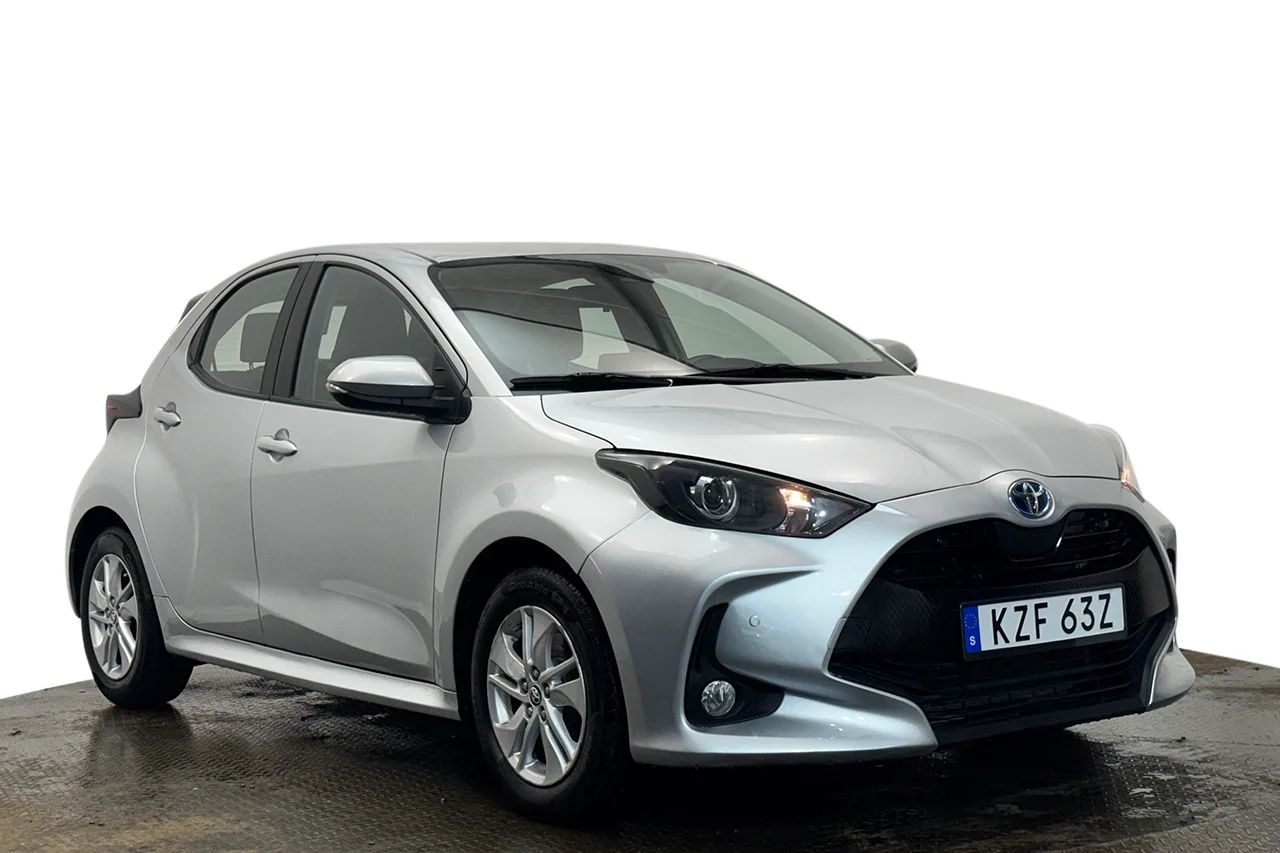 Toyota Yaris Hybrid Kamera PDC AdaptivFH Skyltigenkänning MOMS 116hk – bild 3 av 26