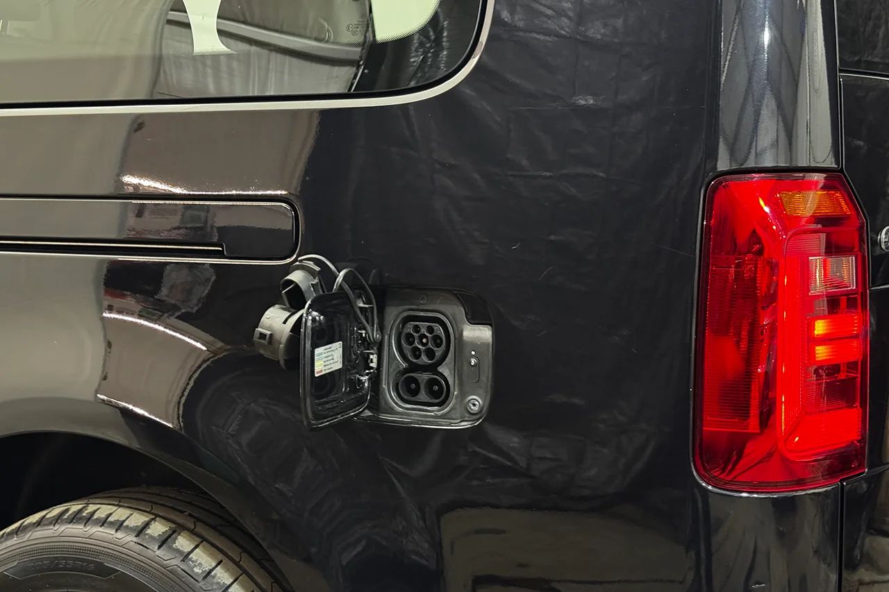 Volkswagen e-Caddy Maxi Life ABT 37.3 kWh Drag CCS P-Sens AppConnect LÅGMIL 113hk – bild 27 av 27