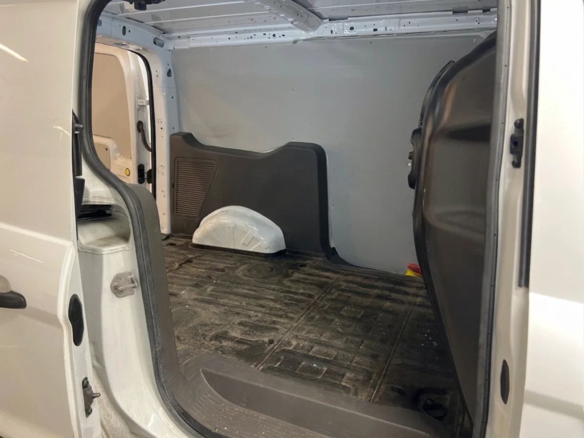Ford Transit Connect 230 L2 Aut Drag 3-sits Kamera P-Sens MOMS 100hk – bild 4 av 8