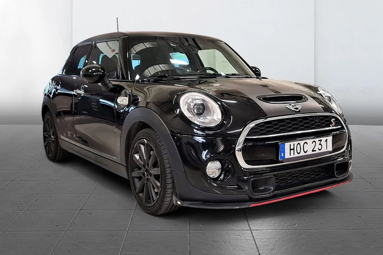 Mini Cooper SD 5-dörr ConnectedXL Excitement JCW LED Delskinn 170hk – bild 4 av 11