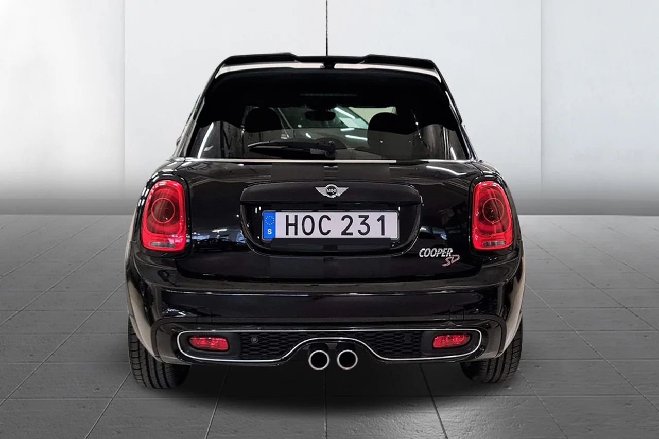 Mini Cooper SD 5-dörr ConnectedXL Excitement JCW LED Delskinn 170hk – bild 6 av 11