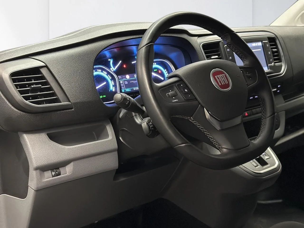 Fiat E-Scudo L2 75 kWh Navi CarPlay 3-sits 136hk – bild 13 av 22