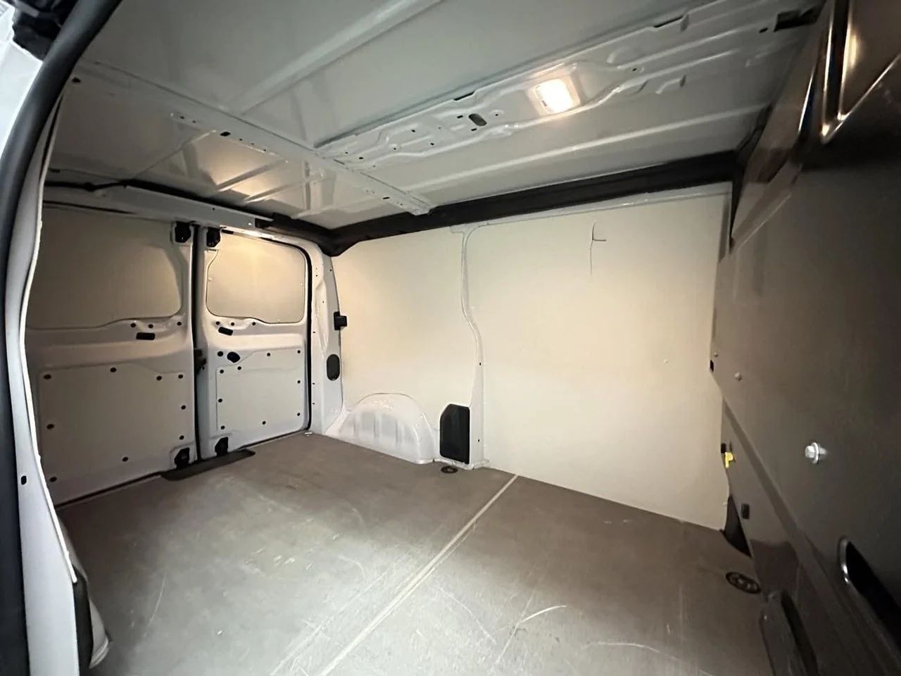 Fiat E-Scudo L2 75 kWh Navi CarPlay 3-sits 136hk – bild 10 av 22