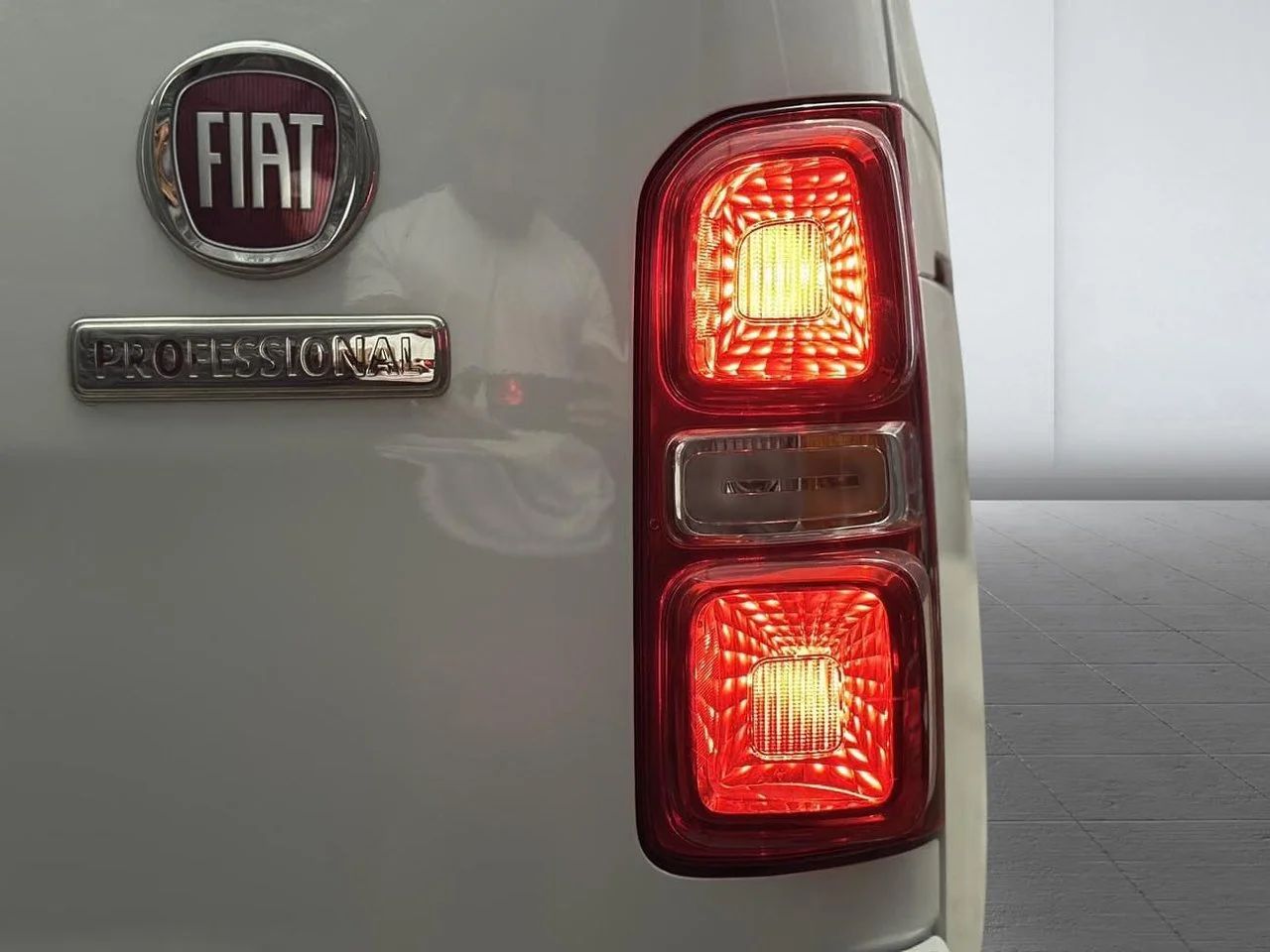Fiat E-Scudo L2 75 kWh Navi CarPlay 3-sits 136hk – bild 21 av 22