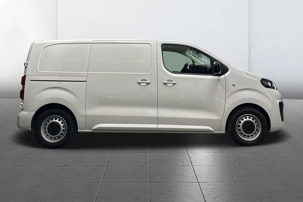 Fiat E-Scudo L2 75 kWh Navi CarPlay 3-sits 136hk – bild 4 av 22