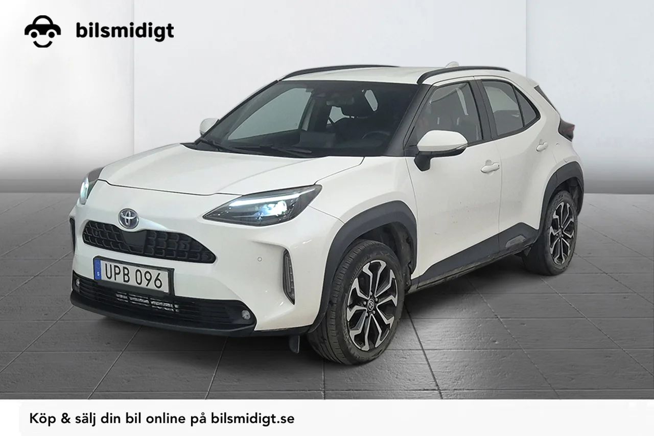 Toyota Yaris Cross Hybrid Active Plus Kamera Navi Kupévärm 116hk – bild 1 av 9