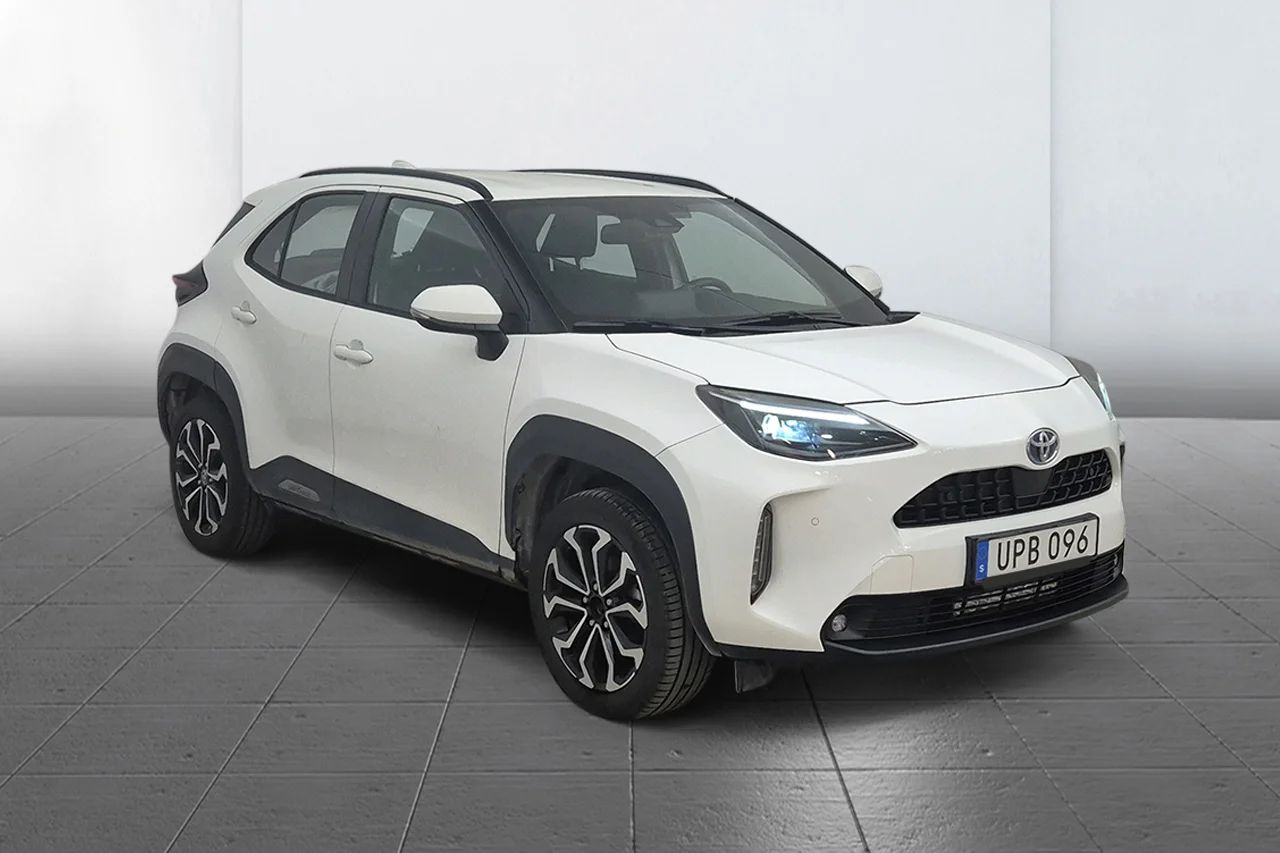 Toyota Yaris Cross Hybrid Active Plus Kamera Navi Kupévärm 116hk – bild 3 av 9