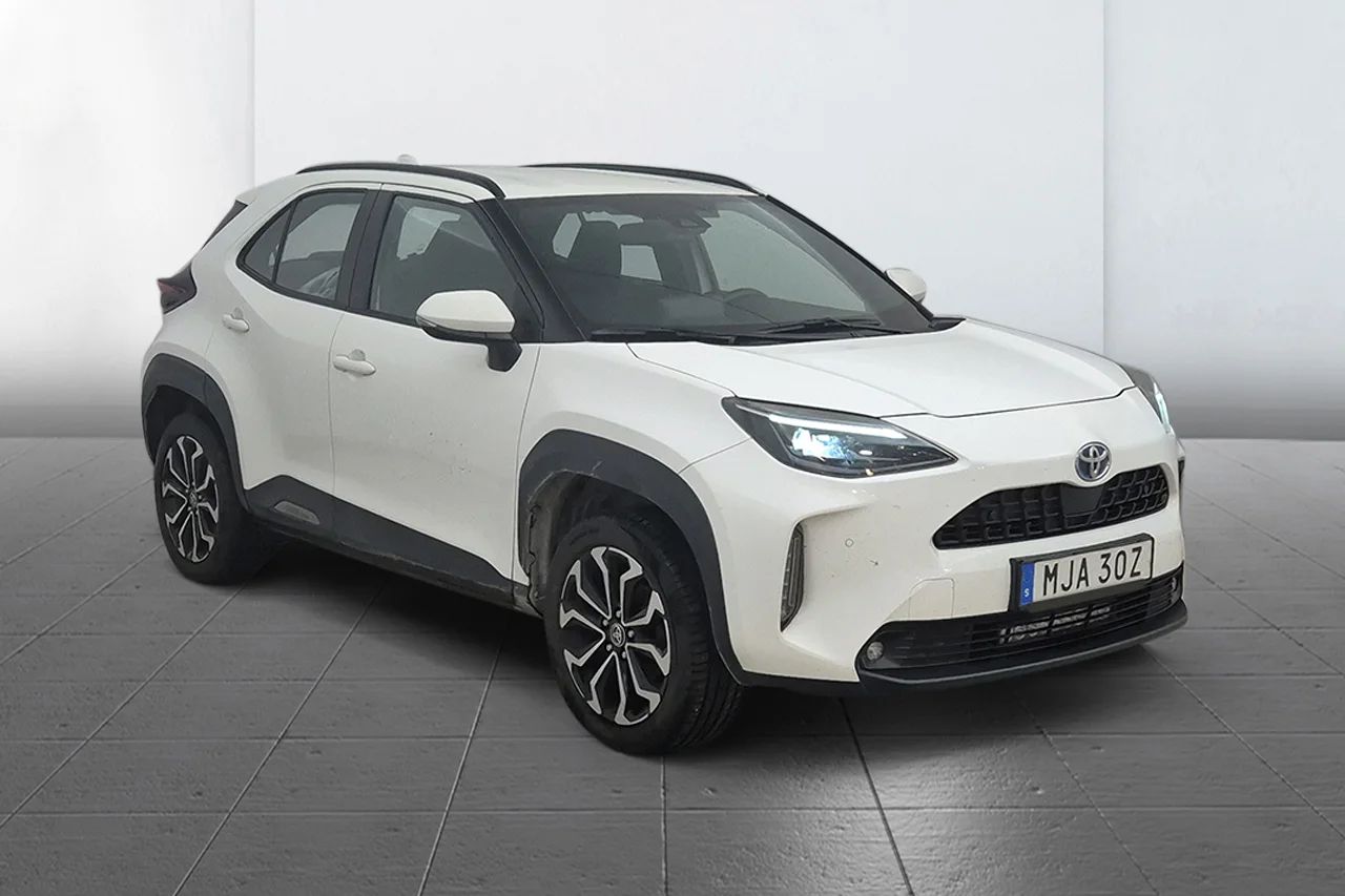 Toyota Yaris Cross Hybrid Active Plus Kamera Navi Kupévärm 116hk – bild 3 av 9