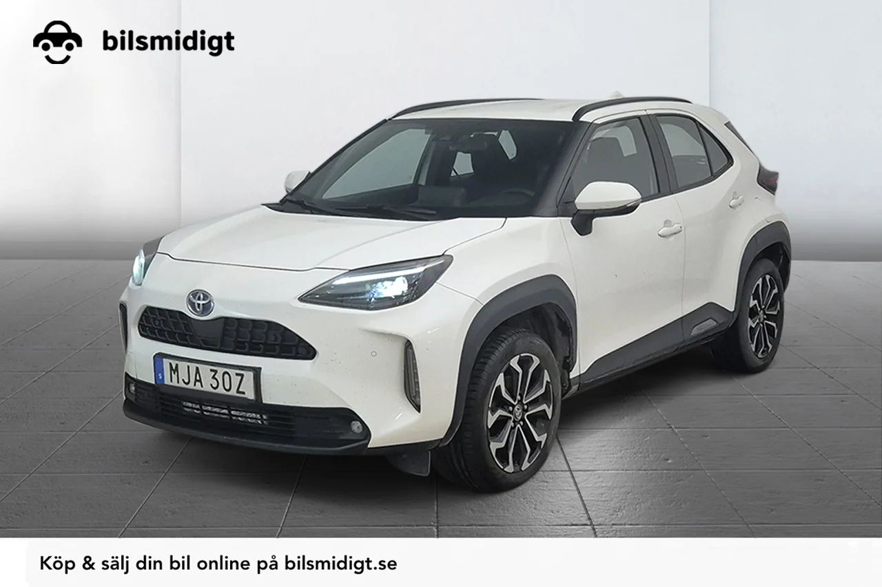 Toyota Yaris Cross Hybrid Active Plus Kamera Navi Kupévärm 116hk – bild 1 av 9