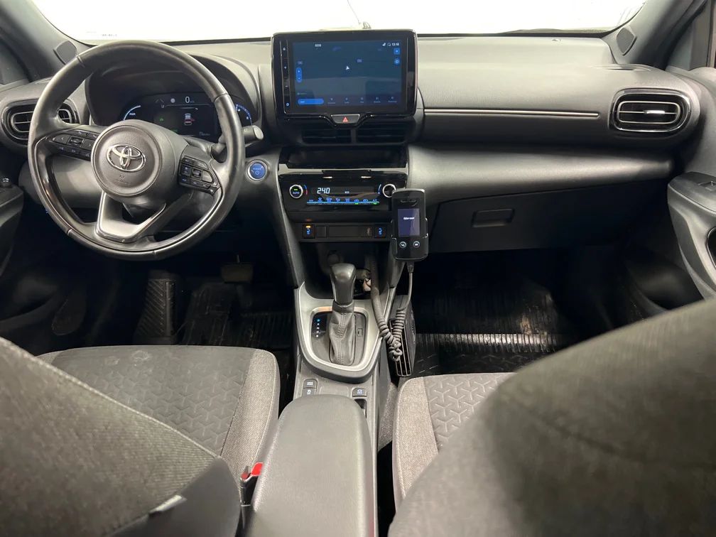 Toyota Yaris Cross Hybrid Active Plus Kamera Navi Kupévärm 116hk – bild 8 av 9