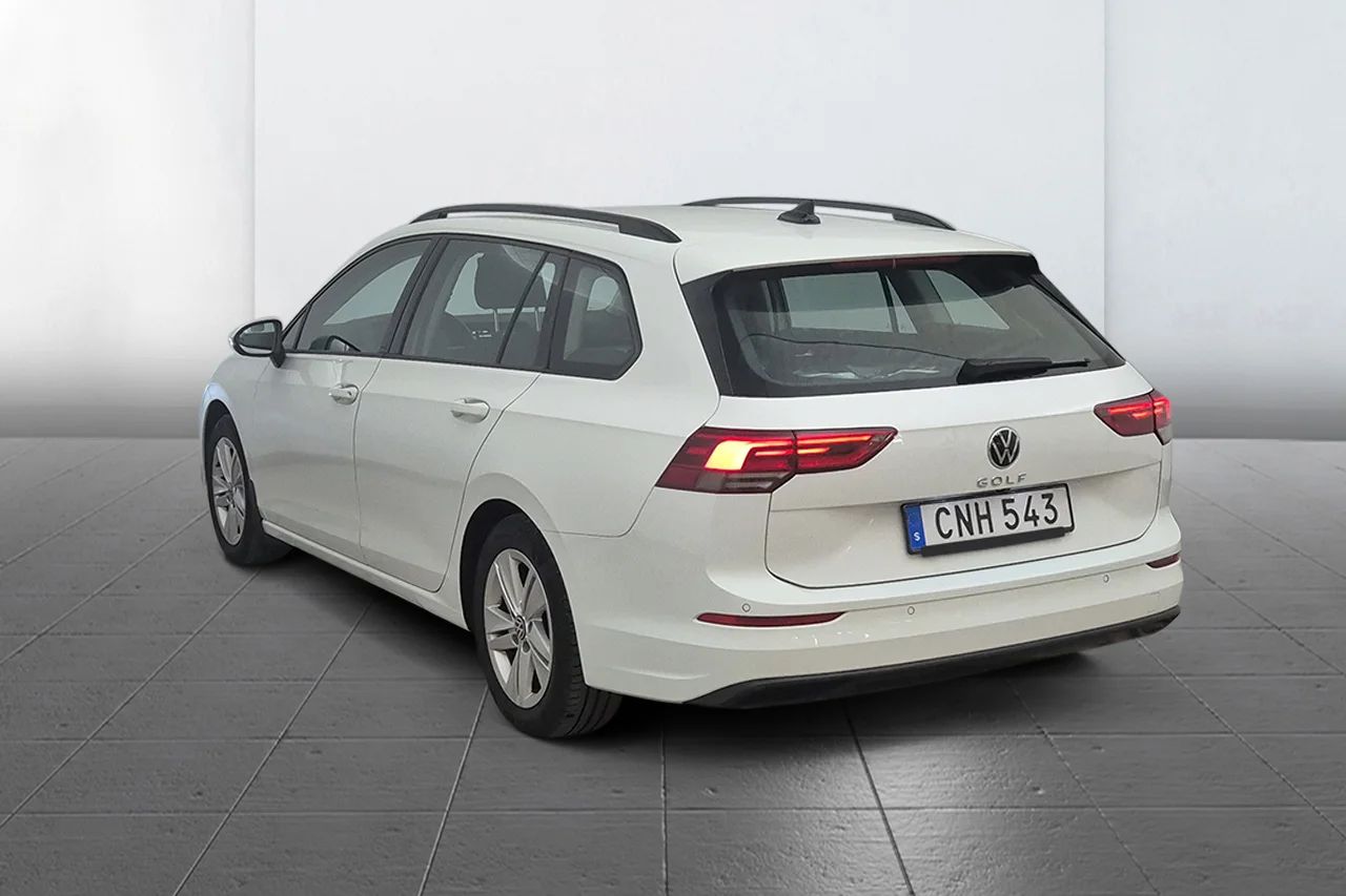 Volkswagen Golf SC 2.0 TDI Cockpit Kamera P-Sens CarPlay MOMS 116hk – bild 4 av 9