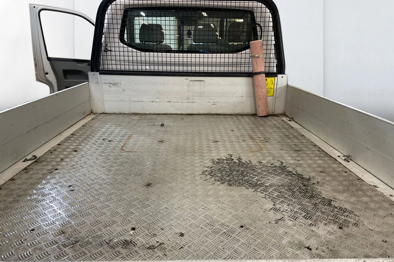 Volkswagen Transporter Flak 2.0 TDI Drag Komfortpkt 3-sits MOMS – bild 9 av 10