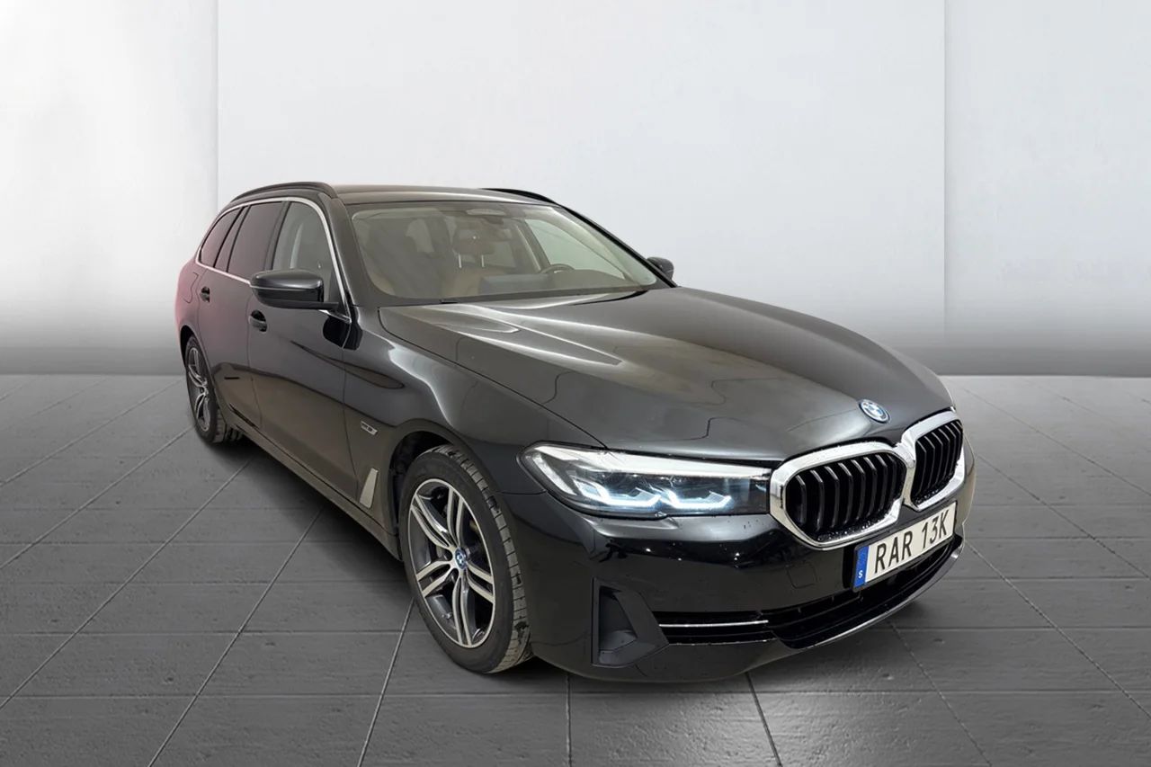BMW 530e xDrive Touring Drag Live Cockpit Pro Navi Kamera 292hk – bild 3 av 10