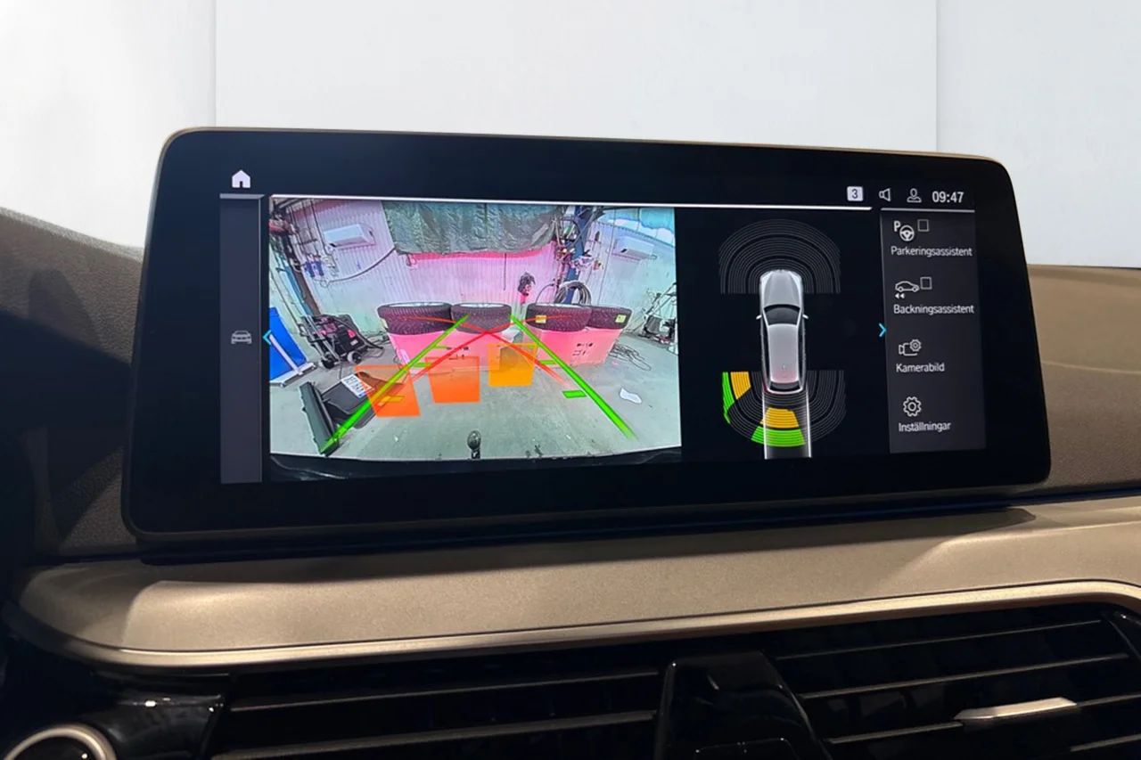 BMW 530e xDrive Touring Drag Live Cockpit Pro Navi Kamera 292hk – bild 9 av 10