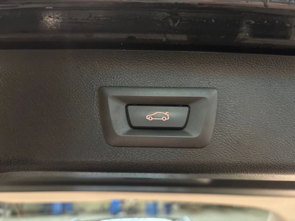 BMW 530e xDrive Touring Drag Live Cockpit Pro Navi Kamera 292hk – bild 10 av 10