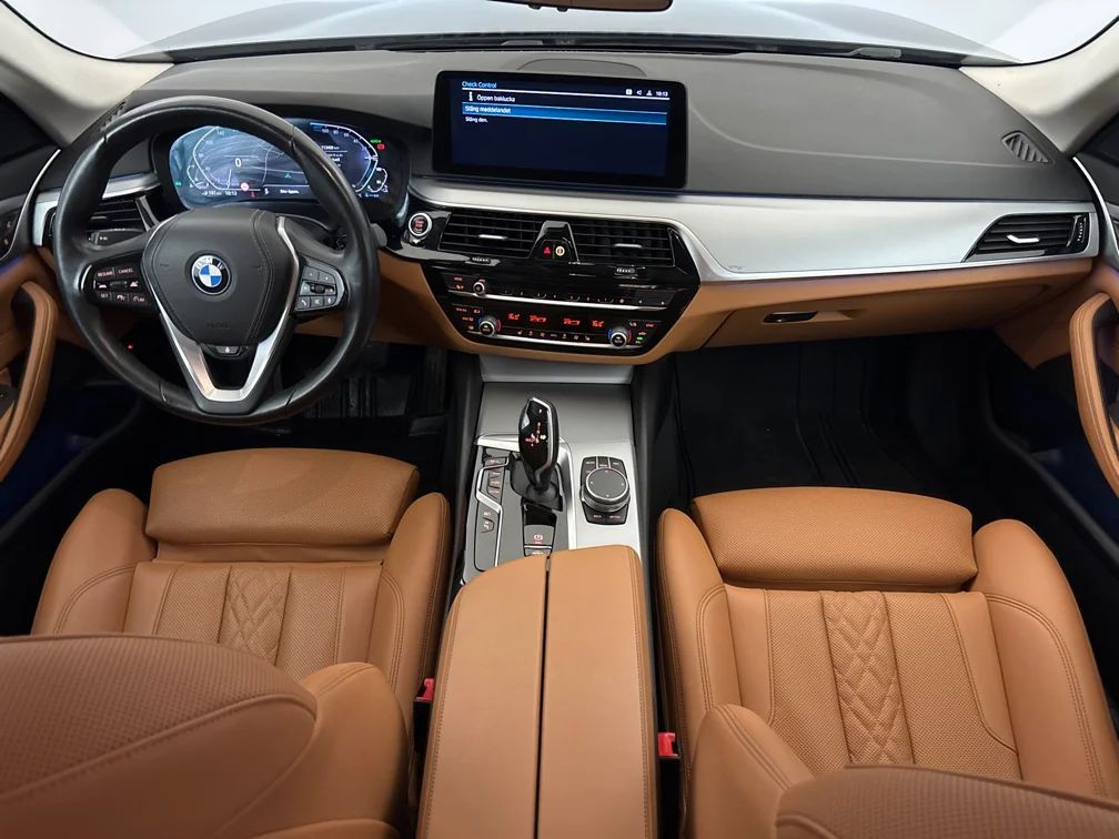 BMW 530e xDrive Touring Drag Live Cockpit Pro Navi Kamera 292hk – bild 8 av 10