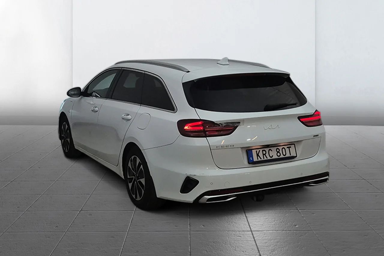 Kia Ceed SW Plug-in Advance Navi Kamera Kupévärm MOMS 141hk – bild 5 av 10