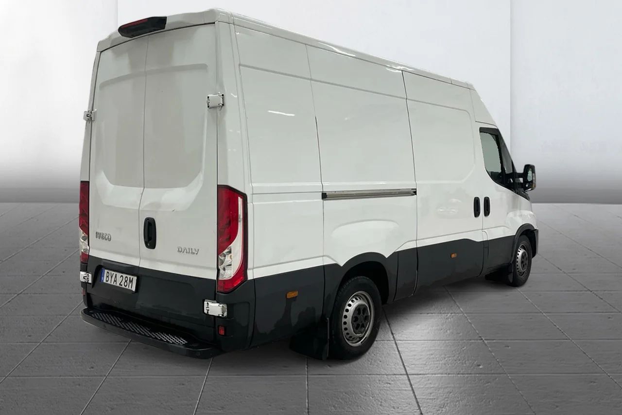 Iveco Daily 35-140 Hi-Matic L3H2 Aut 3-sits City Farth MOMS – bild 4 av 9
