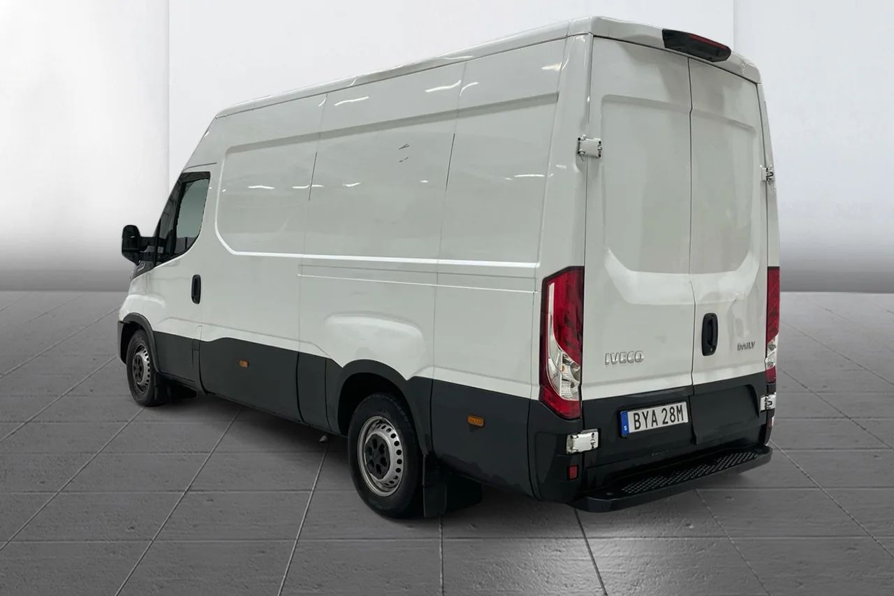 Iveco Daily 35-140 Hi-Matic L3H2 Aut 3-sits City Farth MOMS – bild 5 av 9